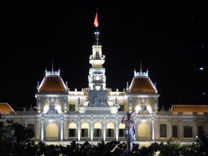 hochiminhcityhall.jpg